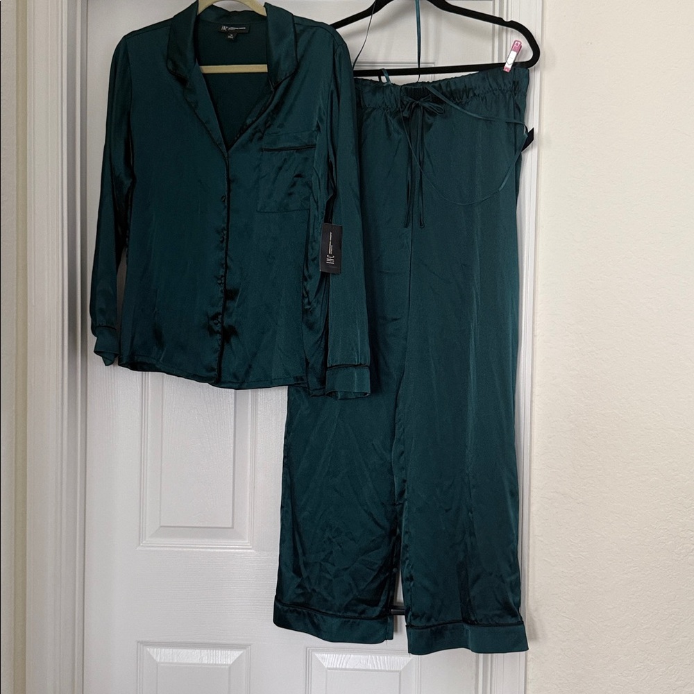 INC International Concepts Emerald Satin PJ’s